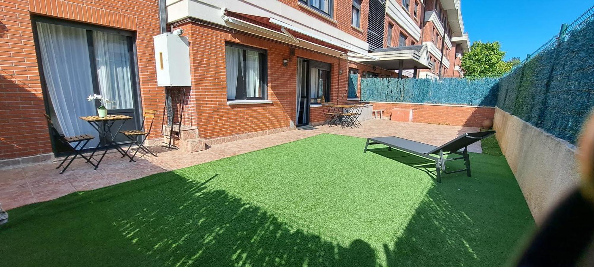 Castro Costa Norte Apartamento Jardin Garaje Кастро-Урдиалес Екстериор снимка